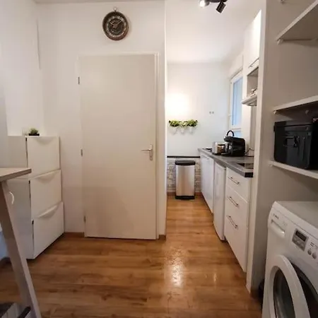 Calme Et Lumineux Pres De La Gare Apartamento *