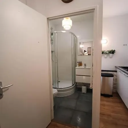 Calme Et Lumineux Pres De La Gare Appartement *