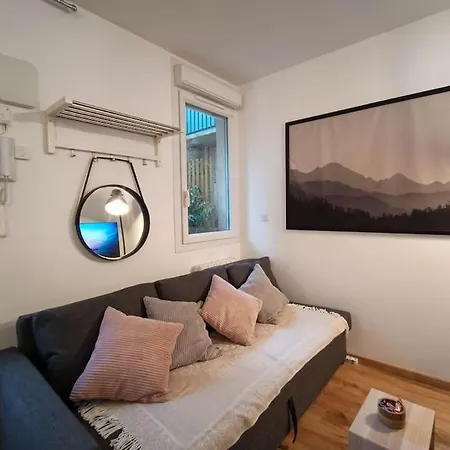 Calme Et Lumineux Pres De La Gare Apartamento *