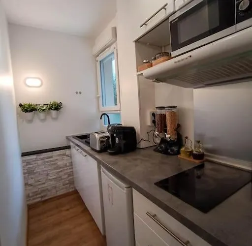 Calme Et Lumineux Pres De La Gare Daire