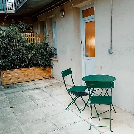 Calme Et Lumineux Pres De La Gare Apartmán *