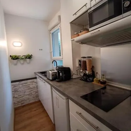 Calme Et Lumineux Pres De La Gare Apartmán
